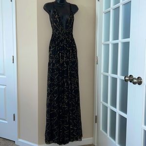 Black & Gold Sheer Backless Gown-NWB!!🖤✨